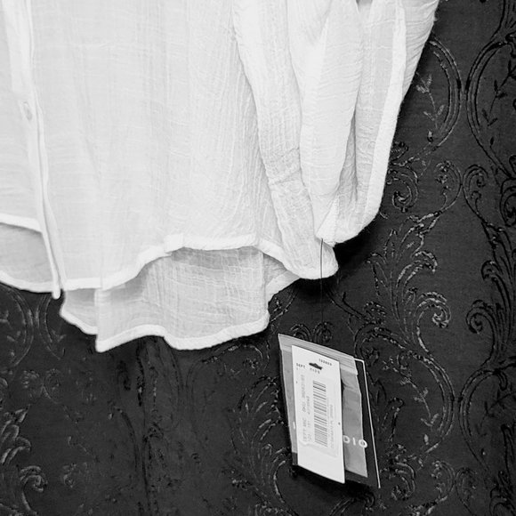 I.N. STUDIO  Gauzy White Button Down Blouse with Pockets & Shirttail Hem, Sz PL - Picture 6 of 11